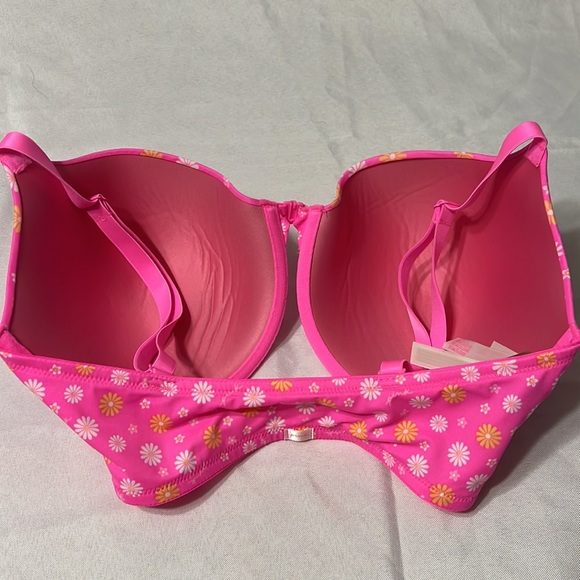 PINK Wear Everywhere Front-Close Bra - Picture 2 of 5